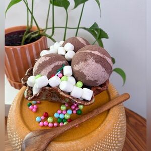 Hot chocolate bathbombs